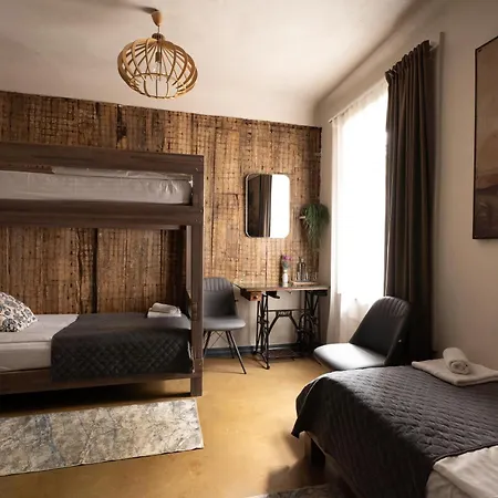 Hotel Two Wheels