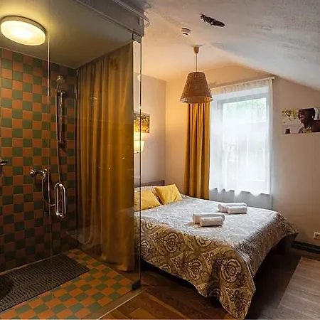 Hotel Two Wheels