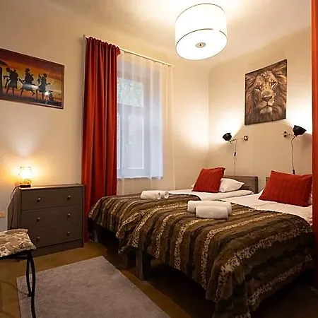 Hotel Two Wheels *