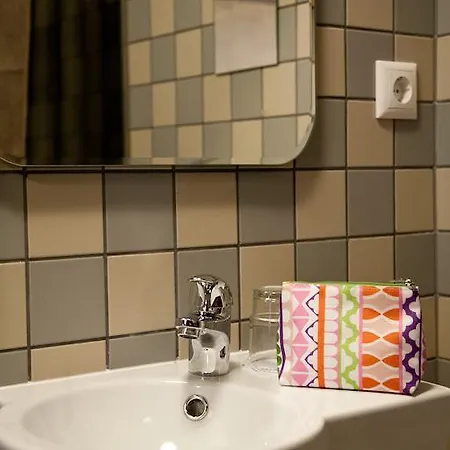 ホテル トゥー ホイールス リガ