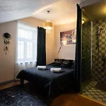 Hotel Two Wheels *
