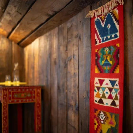 Two Wheels Отель *