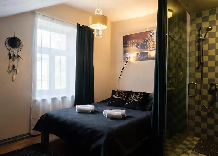 Отель Two Wheels *